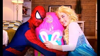 Frozen Elsa amp Spiderman Surprise Eggs Opens 💖💖💖 [upl. by Neyuq]