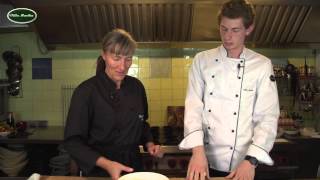 Italienischer Pizzateig Kochvideos Pizza Rezepte Villa Martha Kochschule [upl. by Blane603]