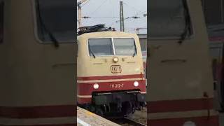 Ausfahrt von Loreley am HBF München  Thedayshort S5 folge 058 [upl. by Tartan811]