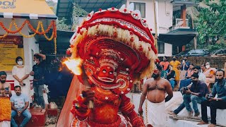 Vayanattu Kulavan Theyyam kombra kavu [upl. by Hulbard200]