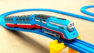 Thomas amp Friends  4 Minutes Thomas Streamlining Crossing Railway Track [upl. by Adlitam]