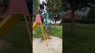 Mit dem MTB auf‘m Spielplatz 🛝😂 supportistkeinmord viral [upl. by Teteak]