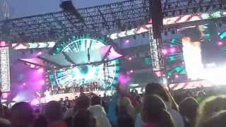 Cheek Sokka Irti  Fiiliksissä feat Diandra live  Olympiastadion 23082014 [upl. by Inalaehon]