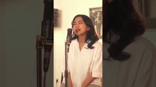 Kata Mereka Ini Berlebihan Bernadya Cover  Shakila [upl. by Lothaire579]