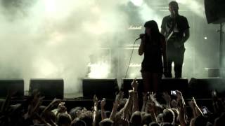 Sleigh Bells performs quotAB Machinesquot at Converse City Carnage NYC [upl. by Anastassia]