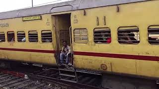 Dhanbad Howrah Coalfield Express skipping Bardhaman  Sealdah Agartala Kanchanjangha Express arrival [upl. by Anaerdna]