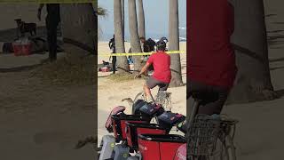 Venice beach Obdachlose werden von Polizei in Strandbuggy geräumt [upl. by Otipaga]