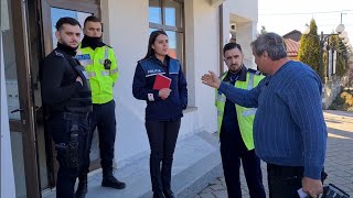 İNCREDIBIL  Un bugetar din primăria Ocnița agresează apoi sună poliția 112 [upl. by Pestana339]