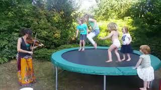 Moniek de Leeuw  violin trampoline fun [upl. by Tamarra]