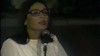 Nana Mouskouri  Tora pou pas stin xenitia [upl. by Nnylireg965]