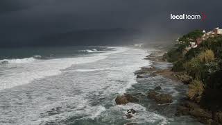 Mareggiata a Palinuro onde fino a quattro metri [upl. by Rangel295]