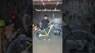 Front fork test mtb bikestable roadbike bikecomponents bikeparts cycling bikelights [upl. by Oznole]