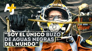 Trabajos raros buzo de aguas negras  ajplusespanol [upl. by Llemij]