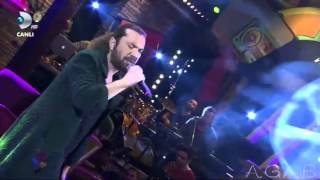 Beyaz Show  Halil Sezai  Kafası Kendinden Bile Güzel Canlı Performans 2412015 [upl. by Arnon929]