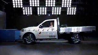 ANCAP CRASH TEST Great Wall Motors V200 from 2011  3 star ANCAP safety rating [upl. by Sharleen19]