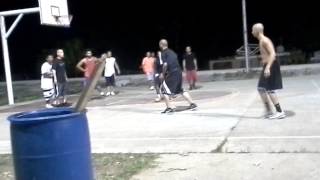 La mierda de cosculluela jugando baloncesto en hum [upl. by Fifine582]