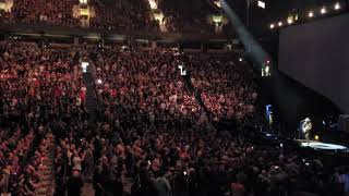 Eddie Vedder plays I Wont Back Down by Tom Petty  communicates with crowd by projector screen [upl. by Kezer503]