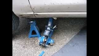 How to jack up and use axle stands on a Vauxhall Opel Zafira b safely [upl. by Seif]