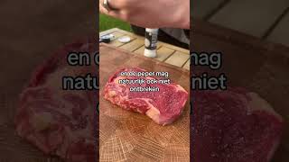 Steak op de BBQ sierdsteak biefstuk steak bbq koken [upl. by Wymore]