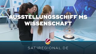 Ausstellungsschiff MS Wissenschaft macht Halt in Niedersachsen [upl. by Nosnhoj]