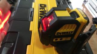 DeWALT DCE088R  Kreuzlaser selbstnivellierend  DeWALT Kreuzlaser [upl. by Neukam]