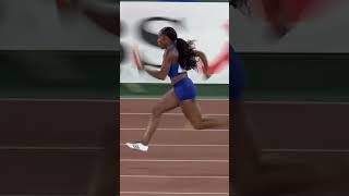 Perfect pass 😤 worldathleticschamps running sports usa relay [upl. by Eilhsa]