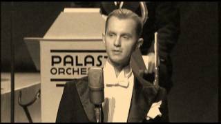 Max Raabe amp Palast Orchester  ERSTENS KĆSS ICH NICHT [upl. by Alrahs]