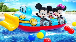 Mickey Mouse y su familia buscan bolas en el lago Juguetes de peluche [upl. by Paola]