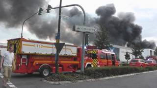 GROSSBRAND CHEMIEBETRIEB IN VOLLBRAND IN TROISDORF200 FEUERWEHRLEUTE BEKÄMPFEN DAS FEUER [upl. by Ahsienor54]