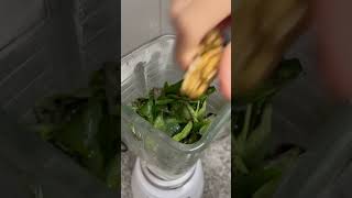 Receta fácil de salsa pesto [upl. by Lokcin]