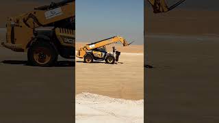 Aramco oil refinery project wen a dangerous Desert viralvideo catgrader excavator competition [upl. by Devlen]