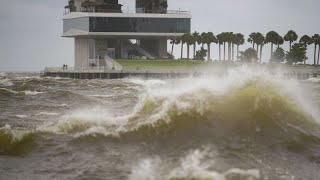 Usa uragano Helene declassato a tempesta tropicale tre vittime in Florida e Georgia [upl. by Annoda586]