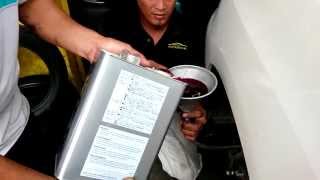 Toyota Vellfire Change Gear Oil [upl. by Yelats]