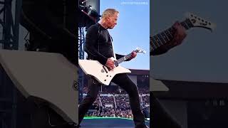 ✴️ James Hetfield’s Masterclass Performance of “Master of Puppets” 🎸🔥  Effortlessly Cool [upl. by Janith]