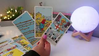 PISCIS ♓️ La Persona De Tu Pasado Te Espía👁️Se Va Comunicar Contigo📲❤️ Junio 2024 Tarot [upl. by Hahn]