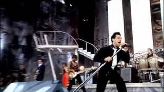 Robbie Williams  Let me entertain you  Live at Knebworth [upl. by Domash706]