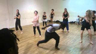 Cours Danse Africaine  Mali Côte dIvoire Guinée  avec OUMAR OUATTARA au centre momboye [upl. by Bunni]