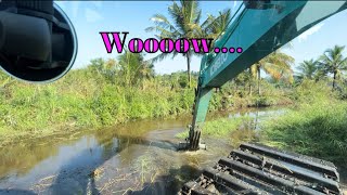 Amphibious excavator canal cleaning 👍👍 [upl. by Duile]