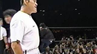 Antonio Inoki slaps everyone  Inoki BomBaYe 2000 [upl. by Douglas]