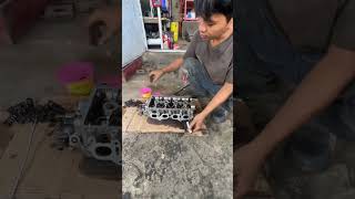 How to open Collet Spring Valve  Nail Klep Mobil Gran Maxengine cylinderliner [upl. by Ahsiled59]