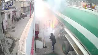 Oil Tanker Fire At Canal Road Faisalabad Video [upl. by Haggerty]