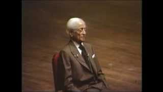 J Krishnamurti  Washington DC 1985  Public Talk 1  In the present is the whole of time [upl. by Marta]