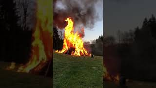 Tutorial Osterfeuer entzünden [upl. by Loraine]