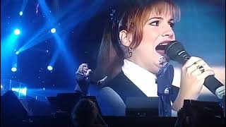 Pimpinela en concierto olvida y pega la vuelta [upl. by Ardnwahsal274]