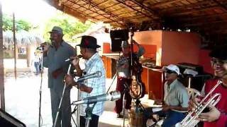 LOS NUEVOS SONEROS DE HAINA canta Bombillo quotmatanzaquot en quotla playita de niguaquot R DMOV [upl. by Antipas]