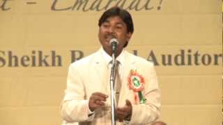 Tahir Farazs Mesmerizing Bahut Khubsurat Ho Tum Performance  Dubai Mushaira 2012  Urdu Poetry [upl. by Anelas]