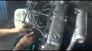 Mercedesbenz W115 240D 30  W123 300D engine start on ground [upl. by Kitty]