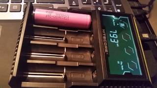 Nitecore Digicharger D4 charge and the voltage 18650 test [upl. by Amek]