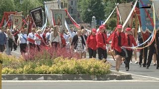 Braniewo Tłumy wiernych na procesji Bożego Ciała [upl. by Akiraa444]