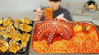 ASMR MUKBANG 직접 만든 대왕문어 해물 열라면 김밥 김치 유부초밥 먹방 RAMYEON amp KIMBAP MUKBANG EATING SOUND [upl. by Henryson814]